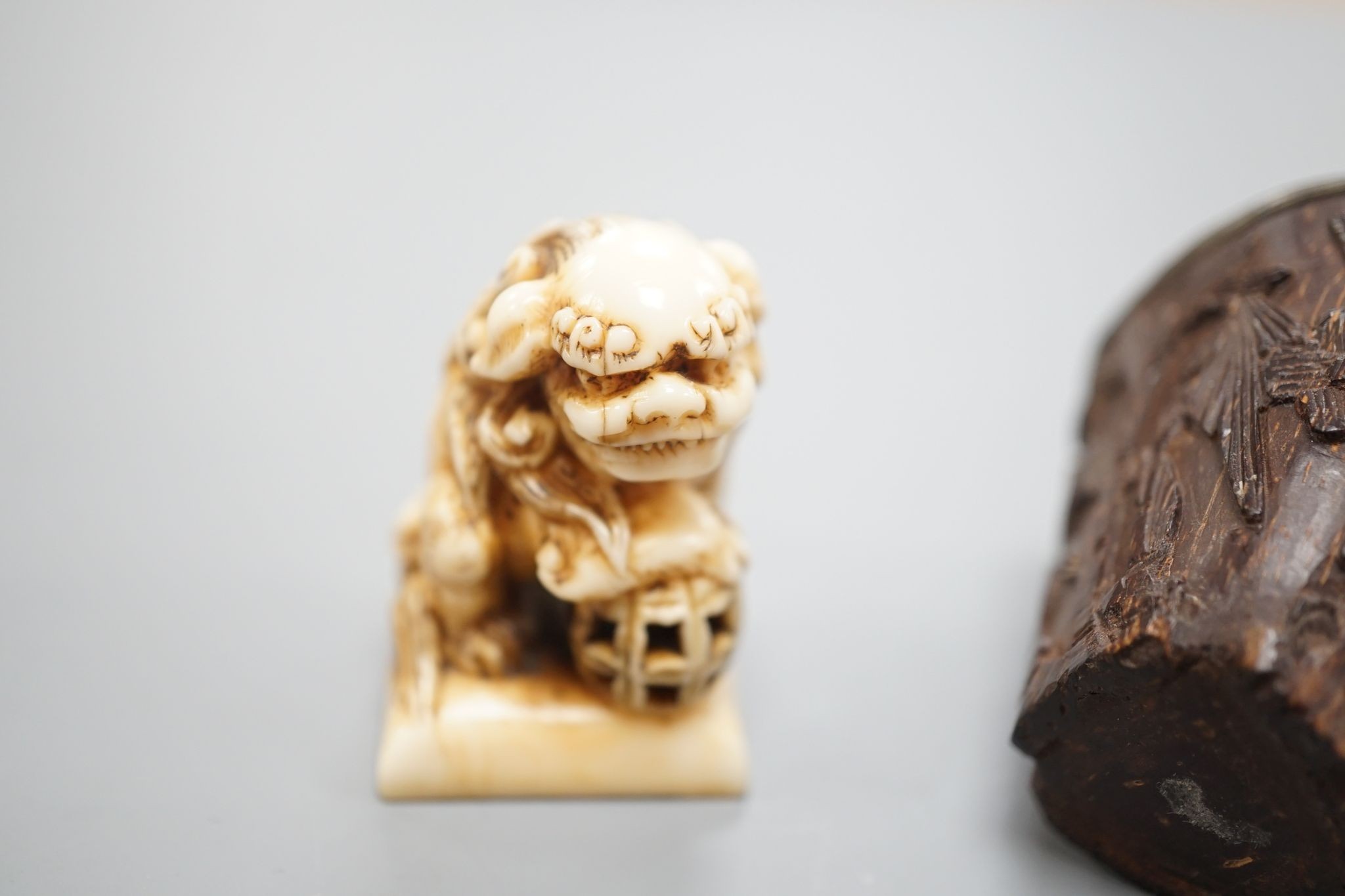 A Japanese ivory model of a banana, 12cm